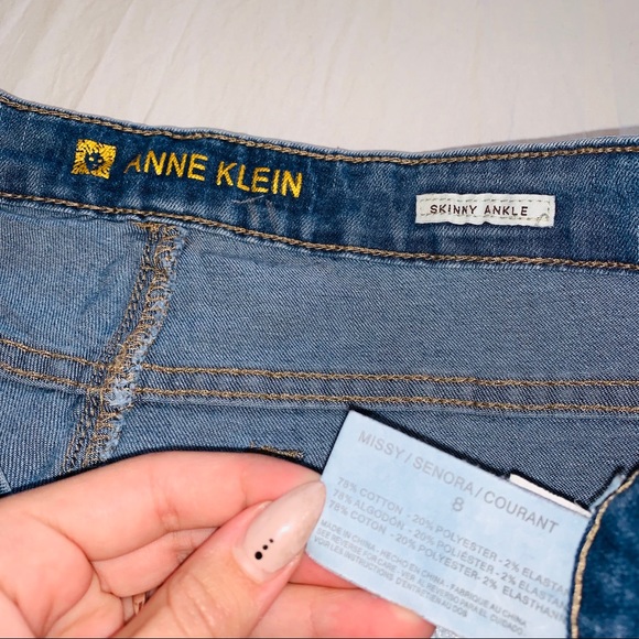 ANNE KLEIN Skinny Ankle floral embroidered jeans - Picture 5 of 7